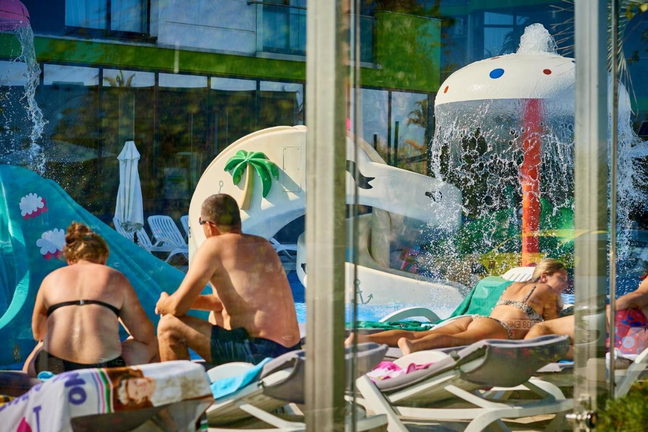 Royale Sundance Studio 7 Beach Spa & Pool Mamaia Nord Eksteriør bilde