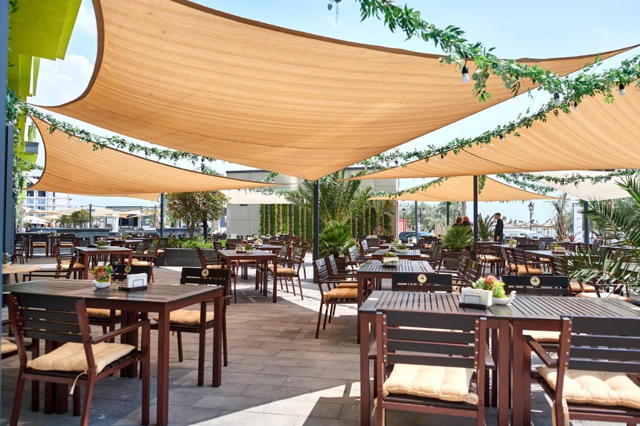 Royale Sundance Studio 7 Beach Spa & Pool Mamaia Nord Eksteriør bilde
